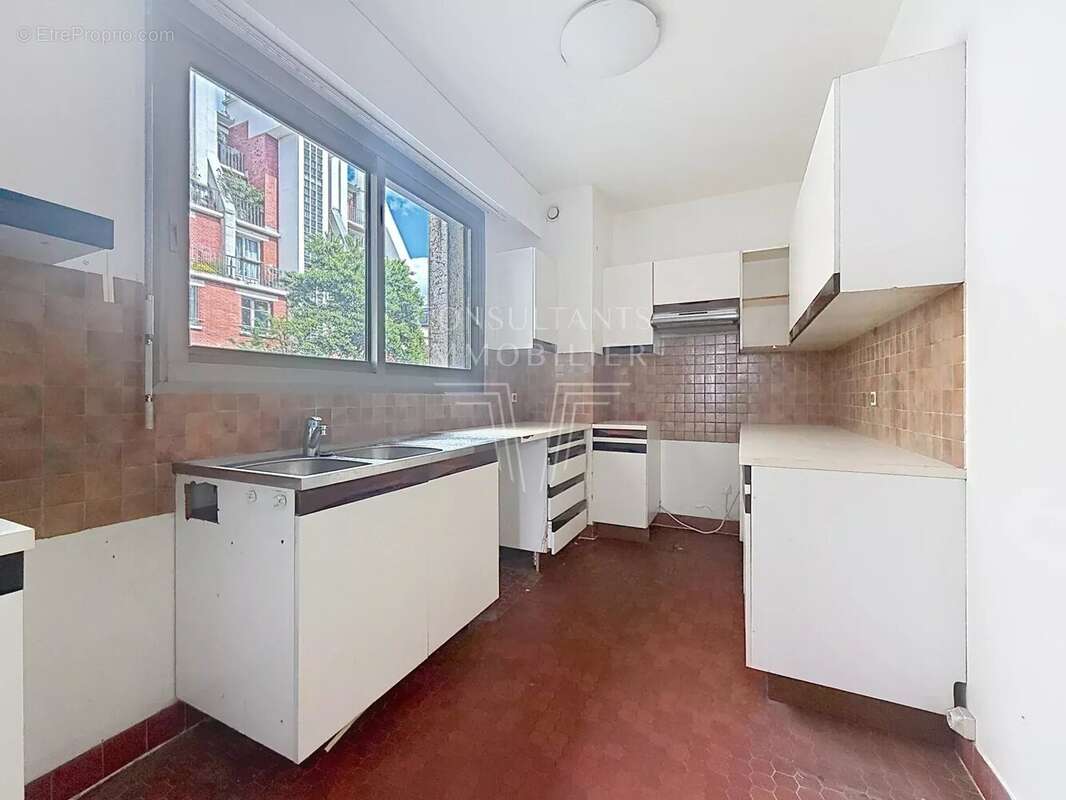 Appartement à PARIS-17E