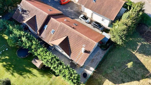 Maison à SAINT-GENIS-POUILLY