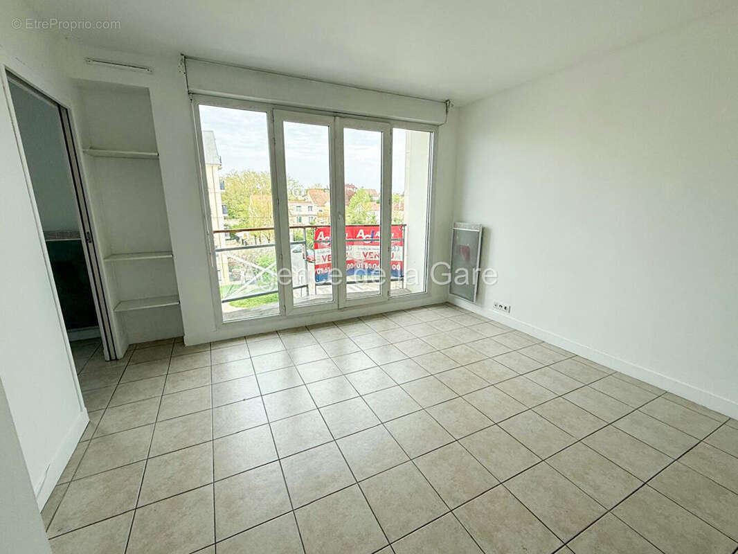 Appartement à SARTROUVILLE