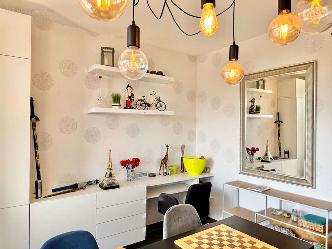 COUP DE COEUR sur ce spacieux T5 avec garage, ascenseur et grand balcon ! Proche centre ville - photo 4