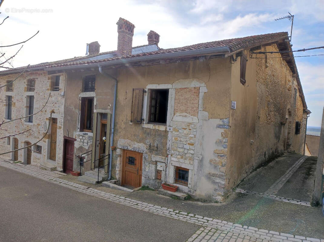 Maison à PRESSIAT