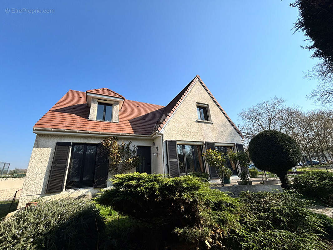 Maison à SAINT-OUEN-L'AUMONE