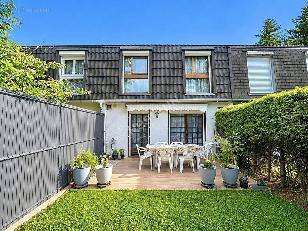 Maison à LOUVRES
