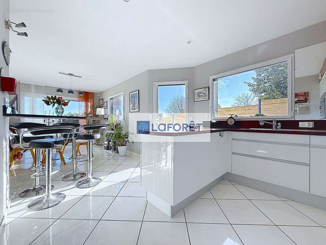 Maison à LE RELECQ-KERHUON