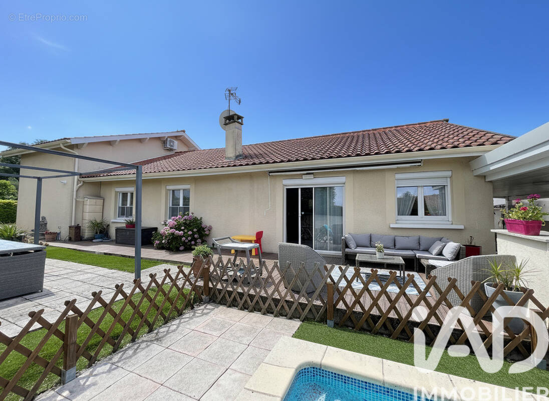 Photo 1 - Maison à BASSENS
