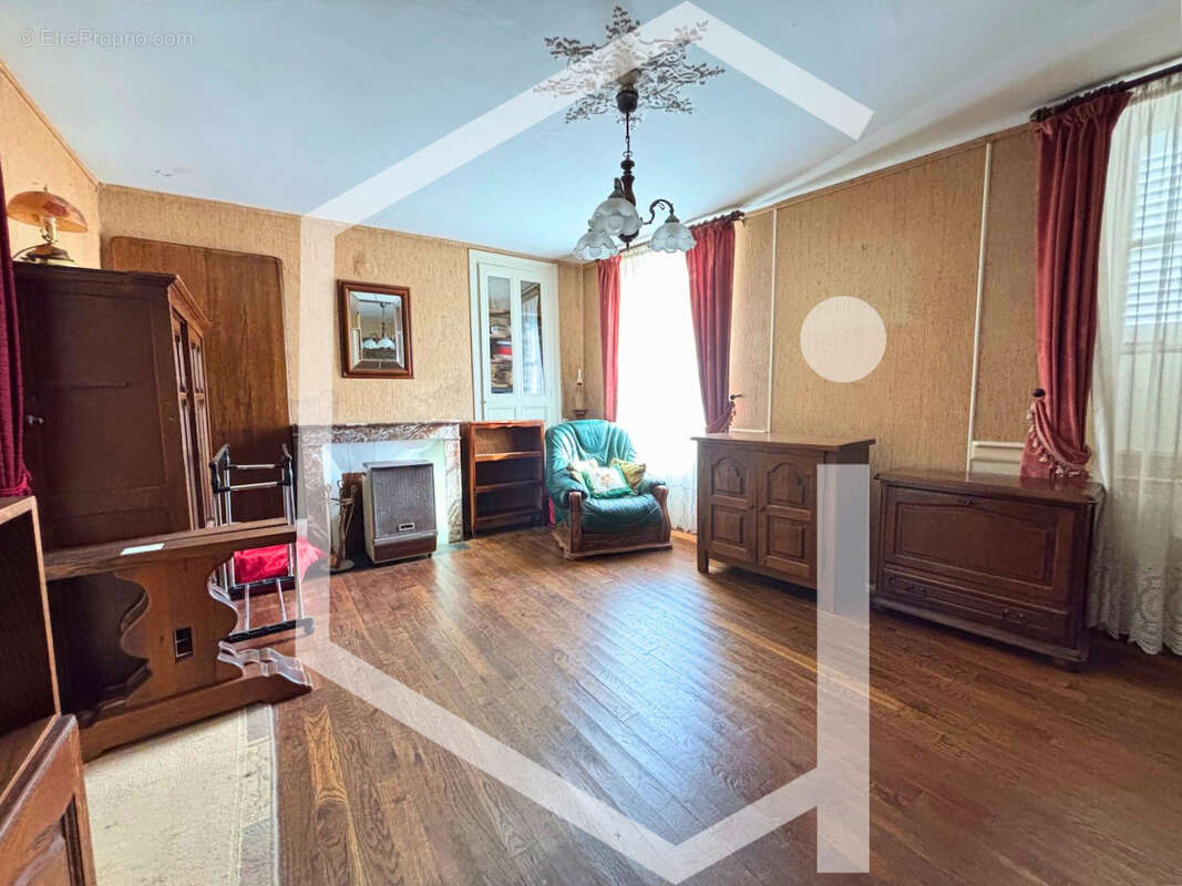 Maison à LA CHARITE-SUR-LOIRE