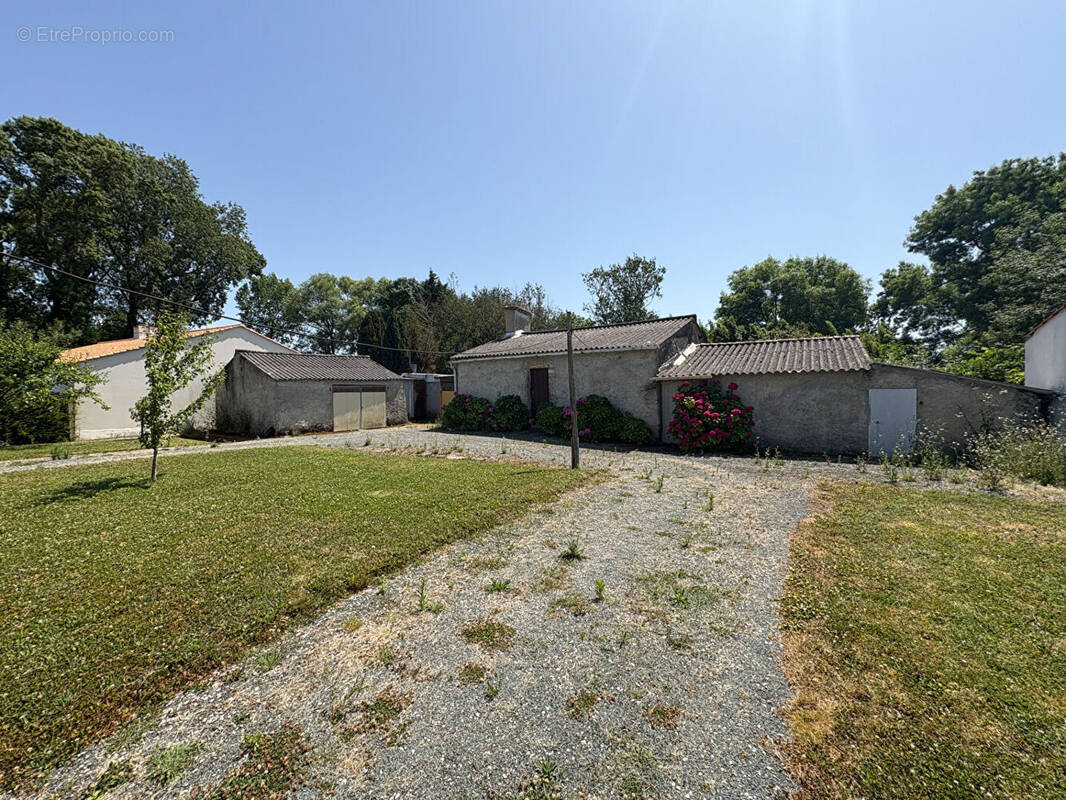 Maison à CHATEAUNEUF