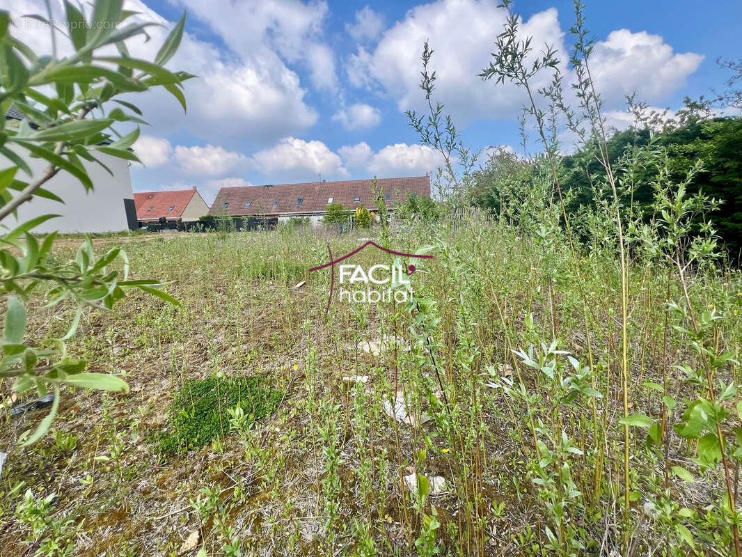 Terrain à EVIN-MALMAISON