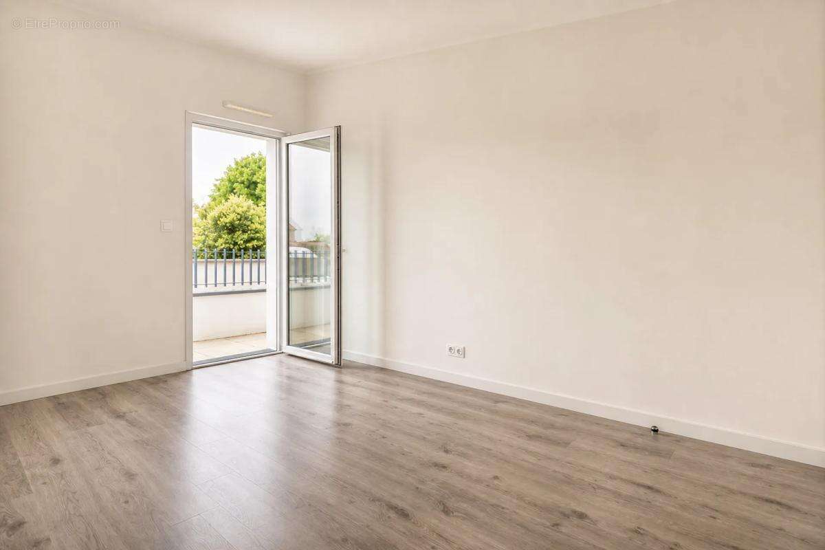 Appartement à SAINT-SEBASTIEN-SUR-LOIRE