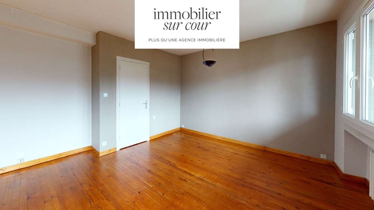 Appartement à SAINT-ETIENNE