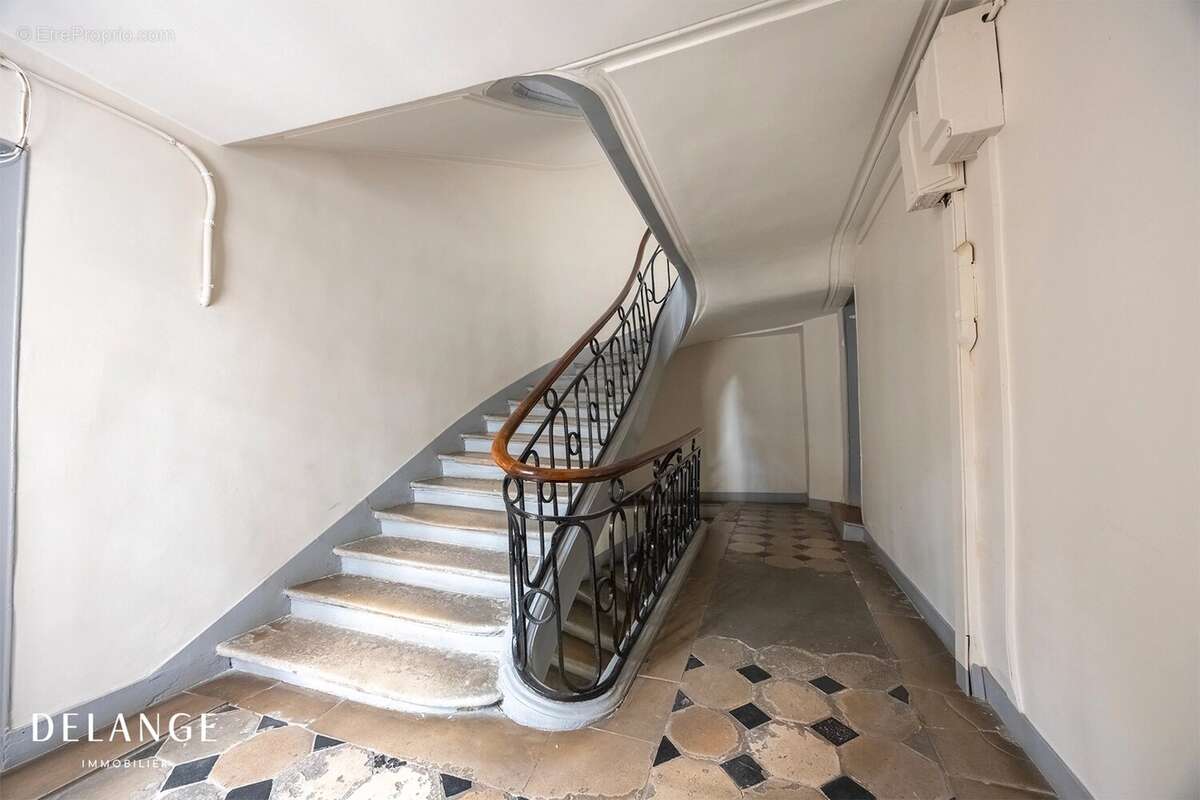 Appartement à PARIS-10E