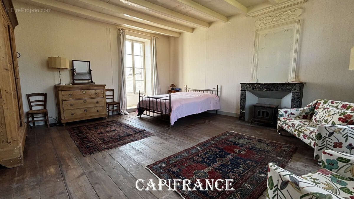 Maison bourgeoise avec charme et cachet - 5 pièces - 135 m² -  PORT D'ENVAUX (17) - 365.800 € - photo 9