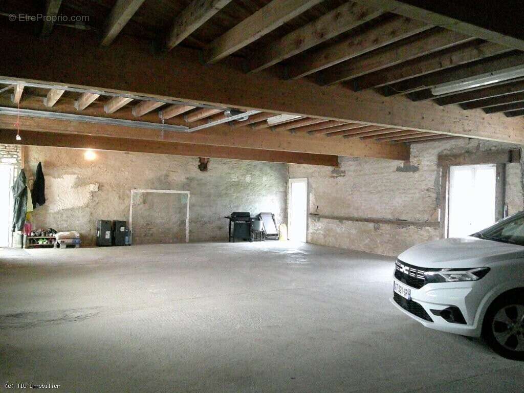 Maison à CHEF-BOUTONNE