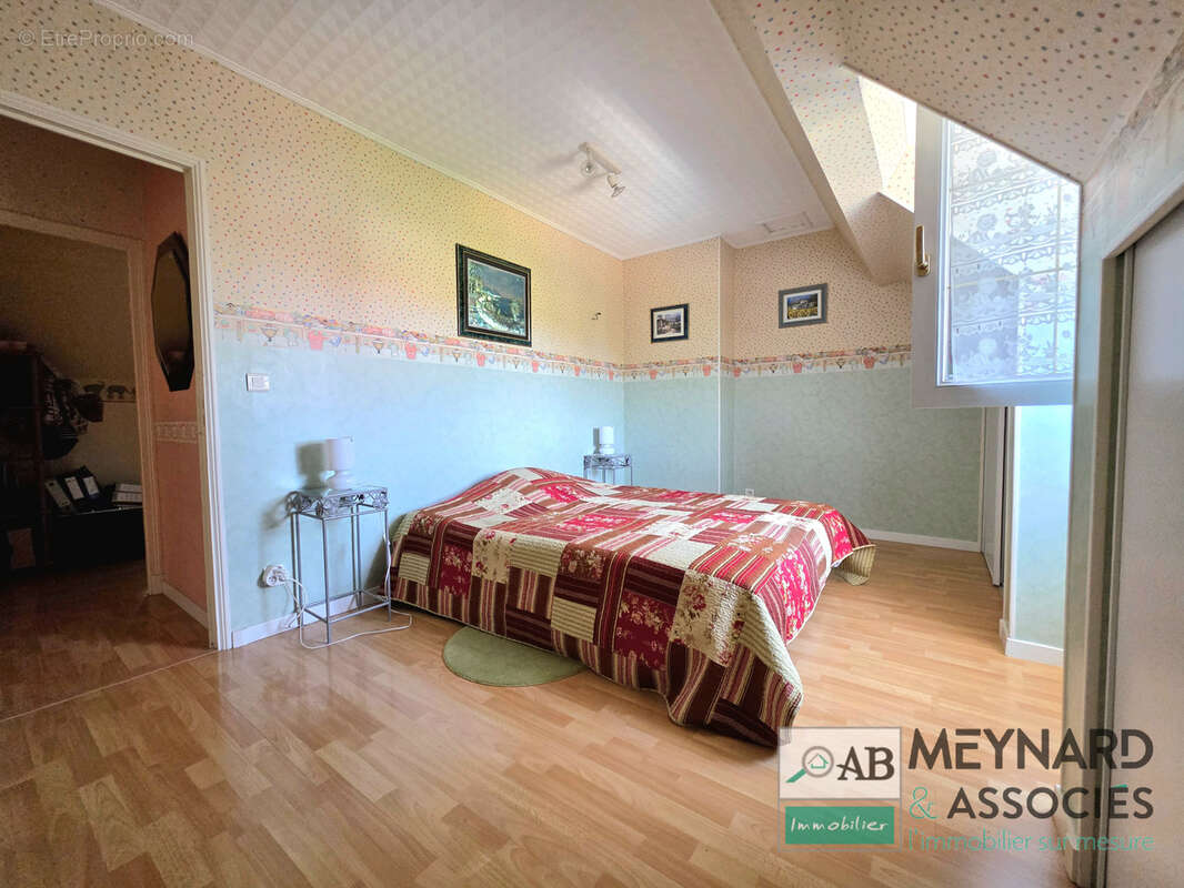 Pézarches   Maison à vendre familiale 273 m2 avec espace bien-être et sous-sol total - photo 9