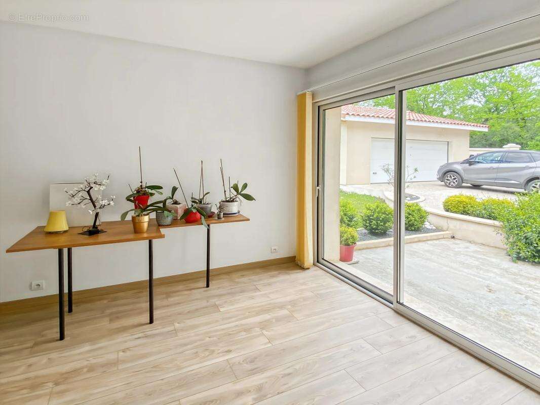 Maison à SAINT-DENIS-DE-PILE