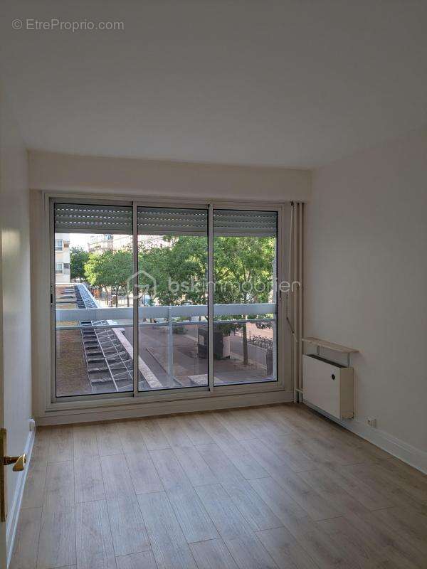 Paris 14ᵉ – Quartier Plaisance – Beau 2 pièces de 49 m² avec cave et parking en option - photo 2