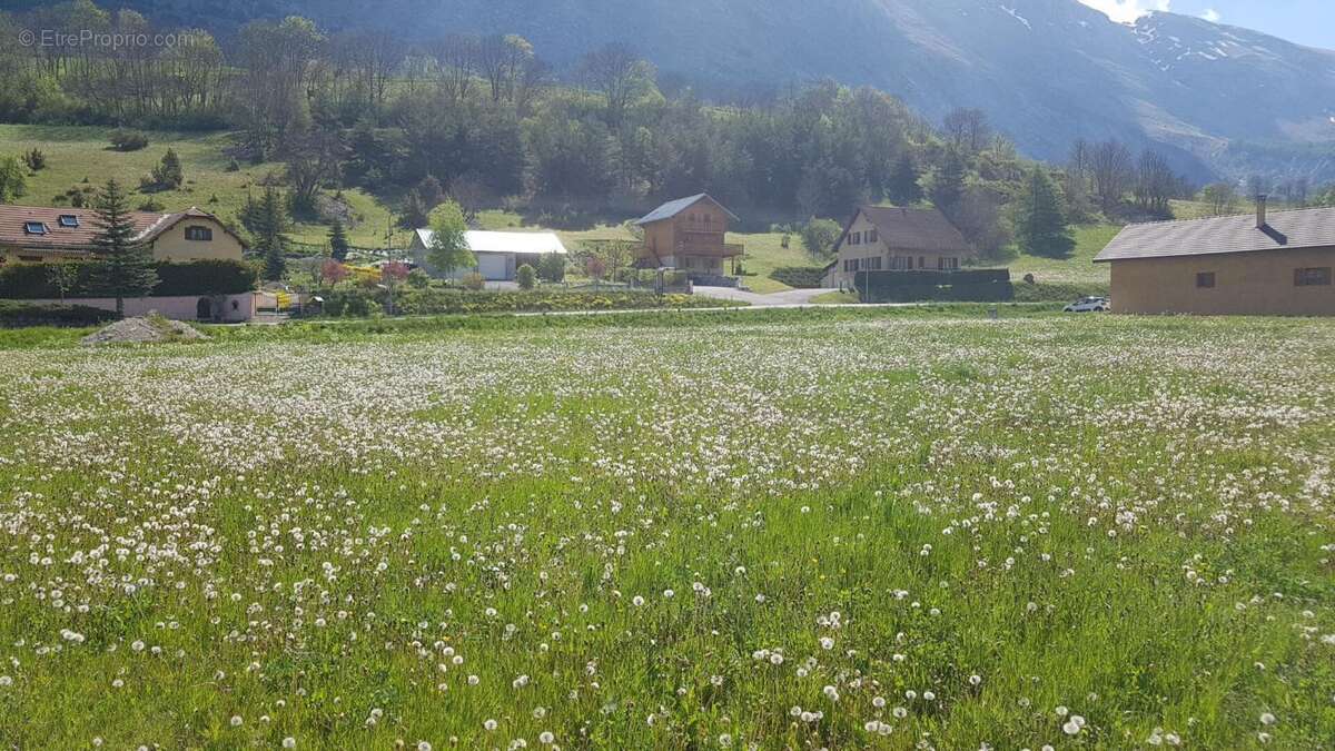 Terrain à SAINT-ETIENNE-EN-DEVOLUY