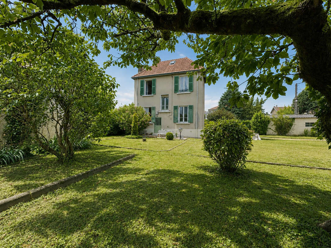 Maison à TASSIN-LA-DEMI-LUNE