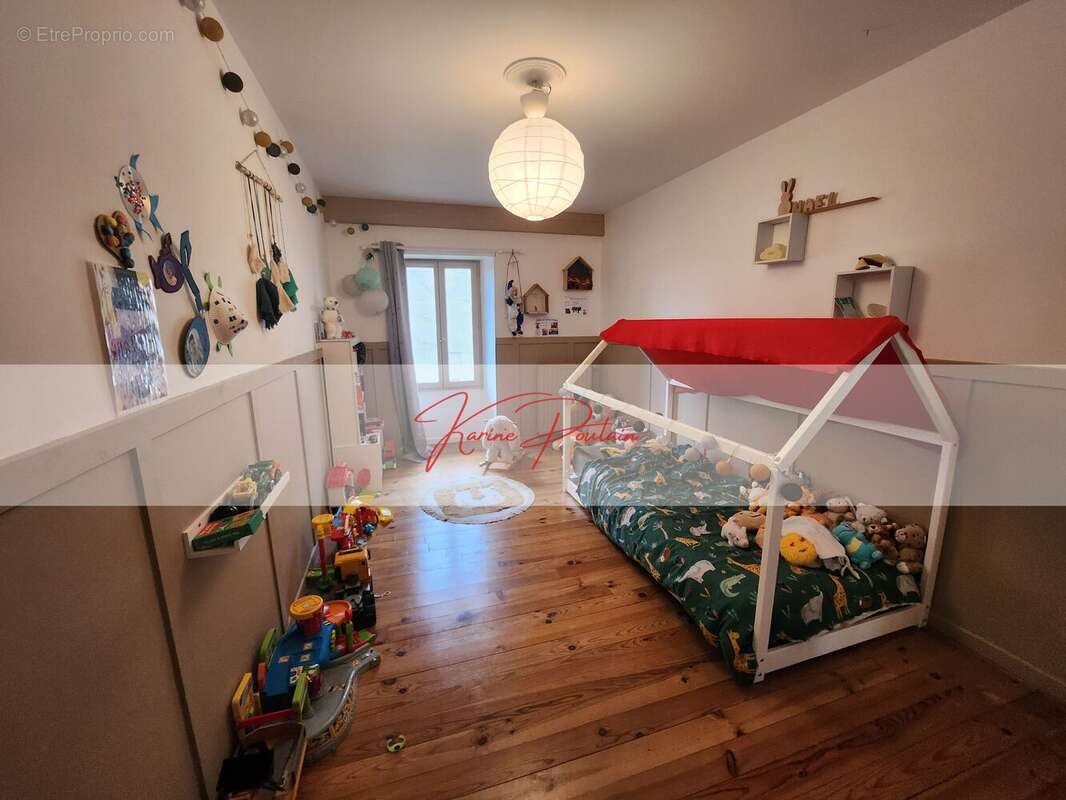 Maison à AMBARES-ET-LAGRAVE