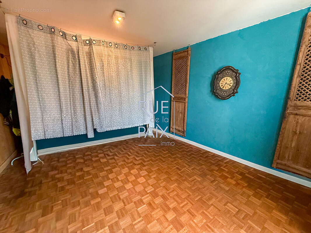 Maison à SAINT-GERVAIS-LES-TROIS-CLOCHERS