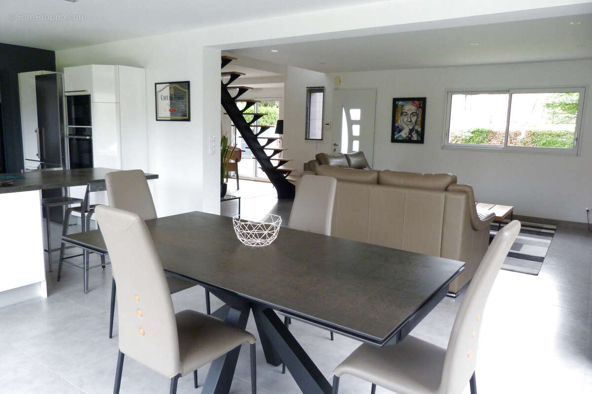 Maison à SAINT-PIERRE-DE-VARENGEVILLE