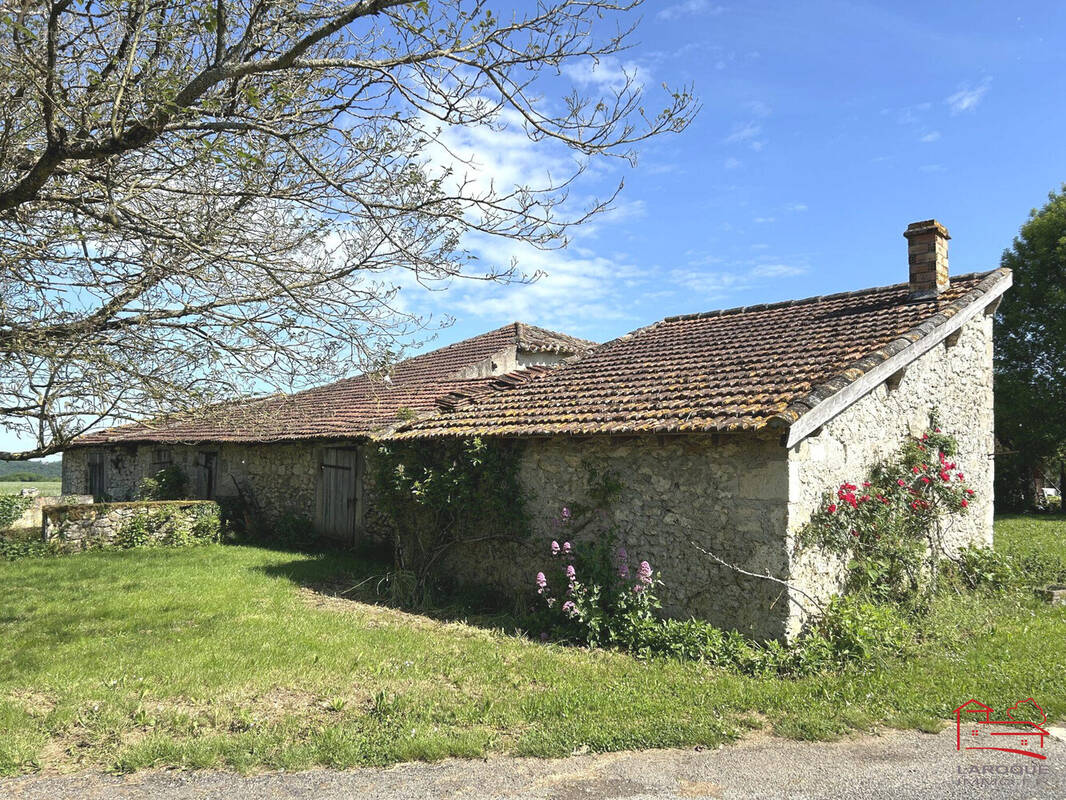 Maison 145 m² à Laroque-Timbaut  - photo 2