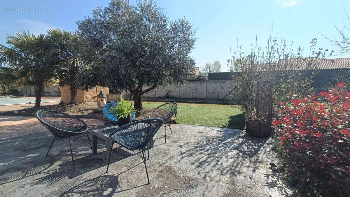 Maison à NEUVILLE-DE-POITOU