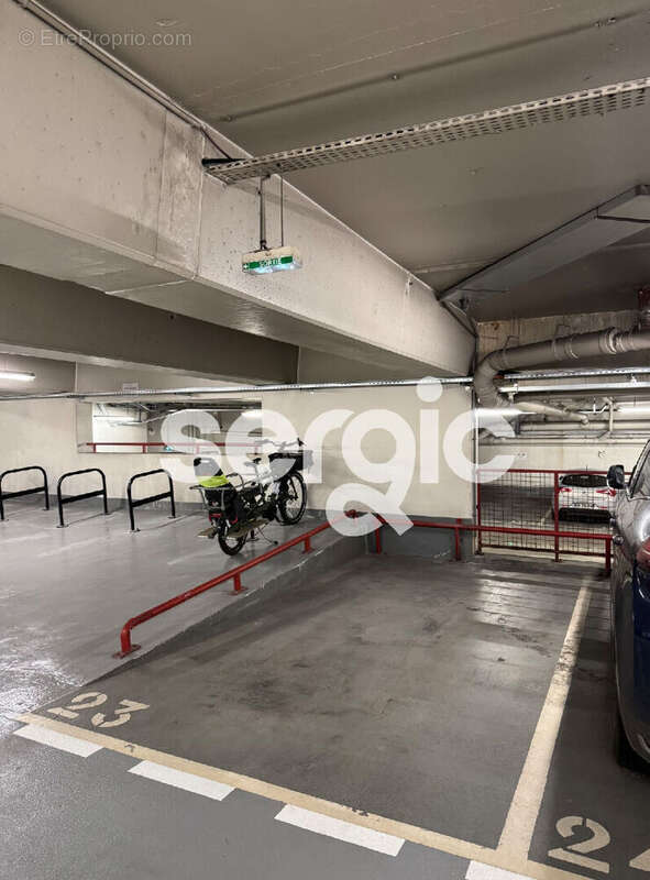 Parking à PARIS-14E