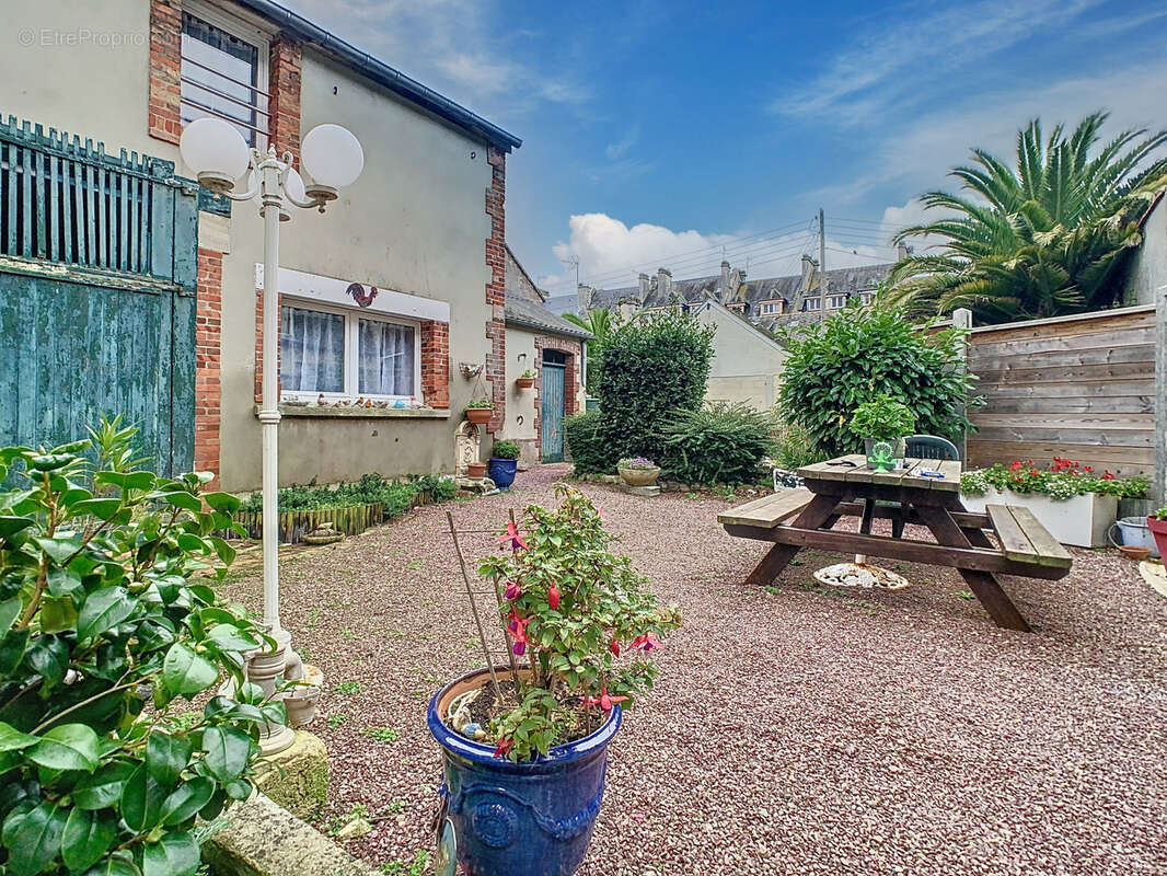 Maison à ISIGNY-SUR-MER