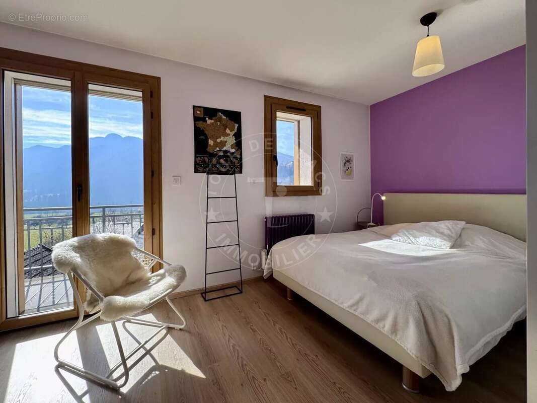 Maison à DINGY-SAINT-CLAIR