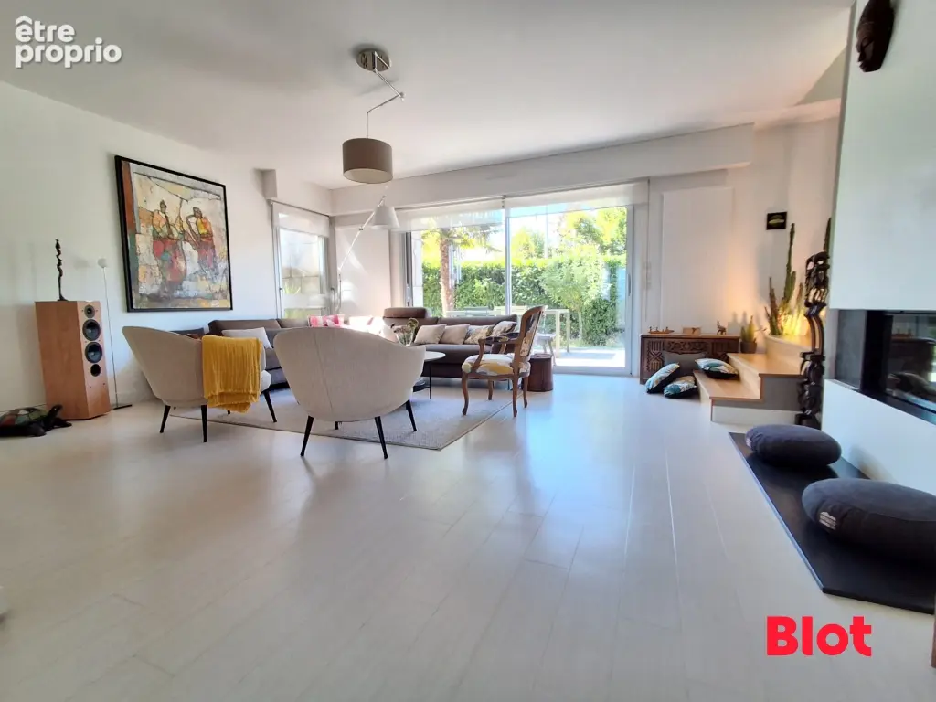 Maison 9 pièces 208 m² à vendre à Saint-Gregoire (35760) - photo 2