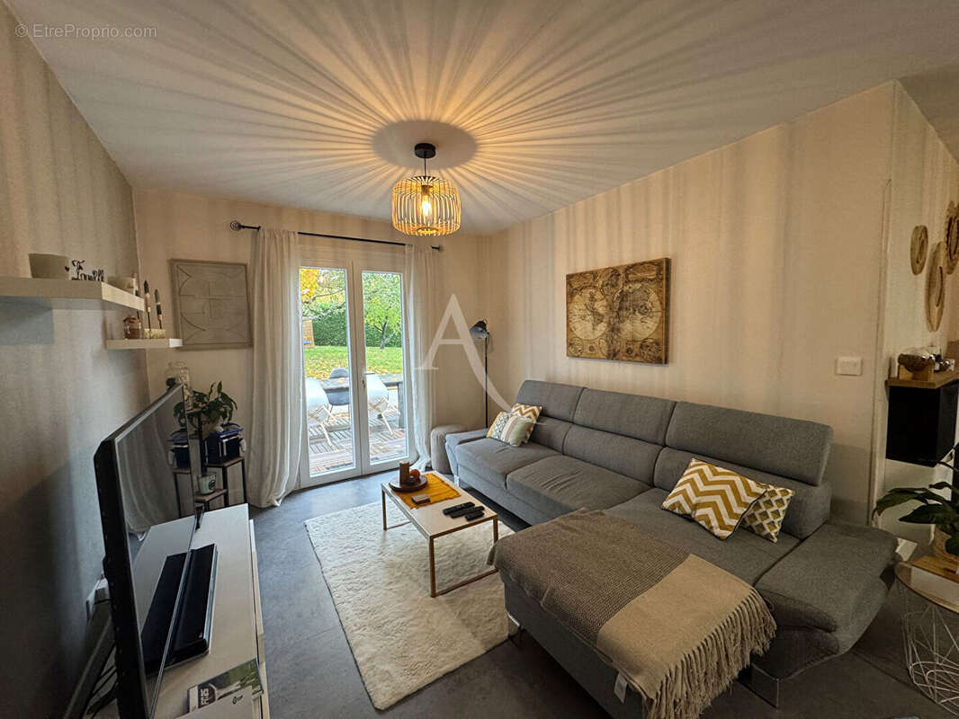 Maison à LABESSIERE-CANDEIL