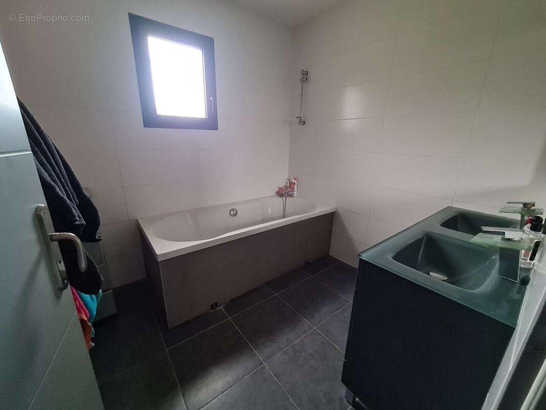 Maison avec un terrain de 1000 m² environ - photo 5