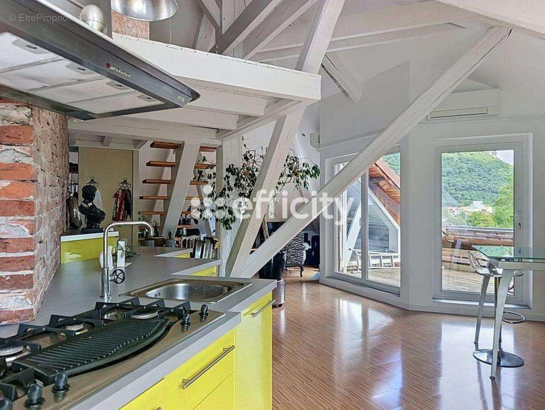 Appartement à SAINT-EGREVE