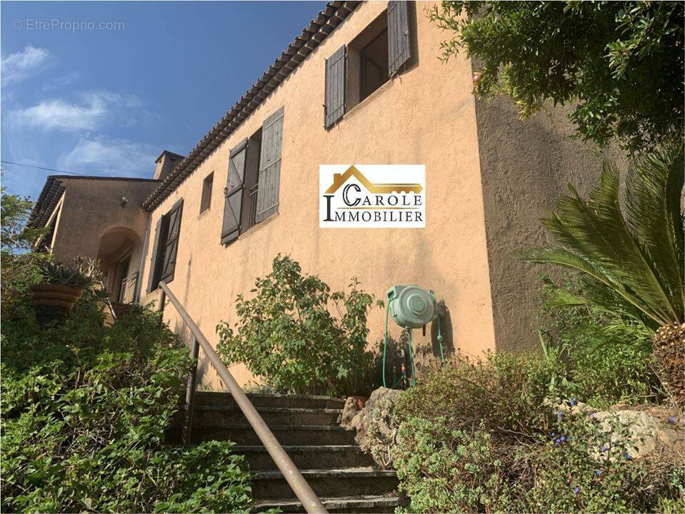 Maison à MANDELIEU-LA-NAPOULE