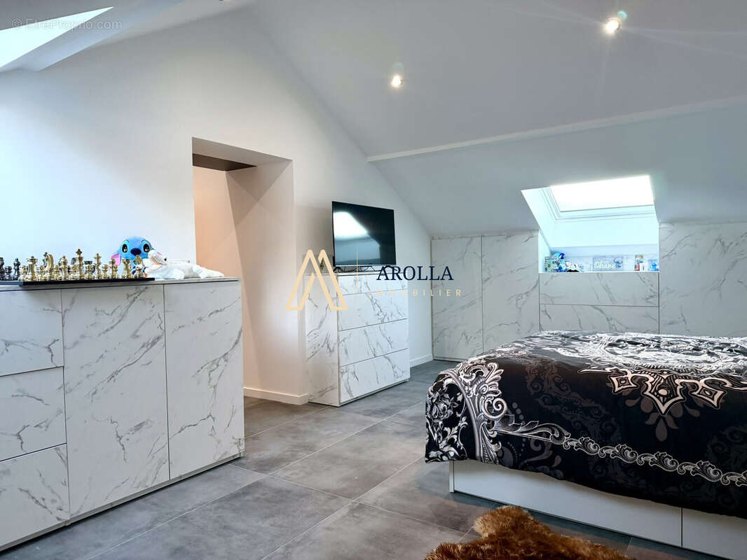 Maison à SAINT-JEOIRE-PRIEURE