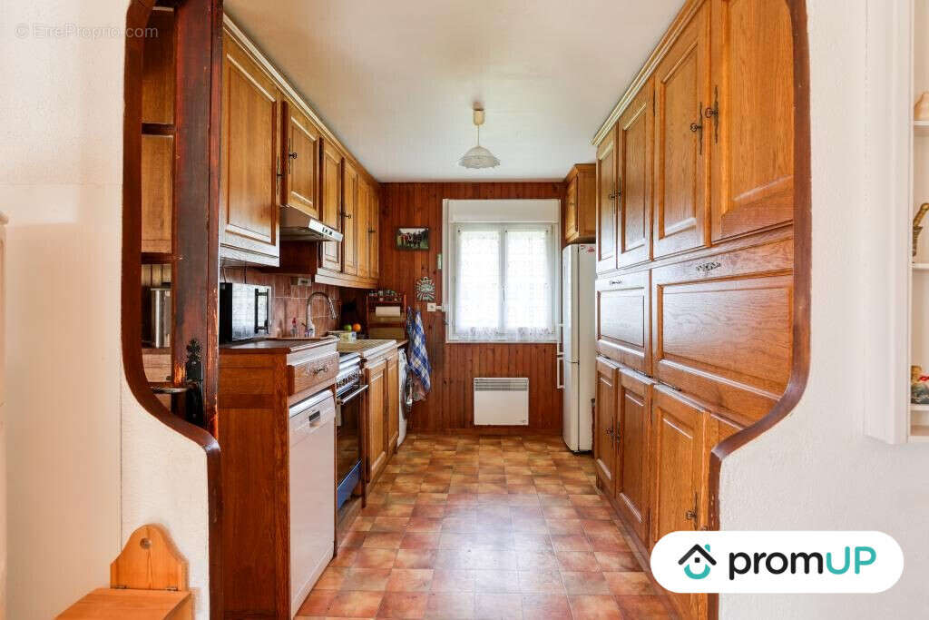 Maison à PORT-D&#039;ENVAUX