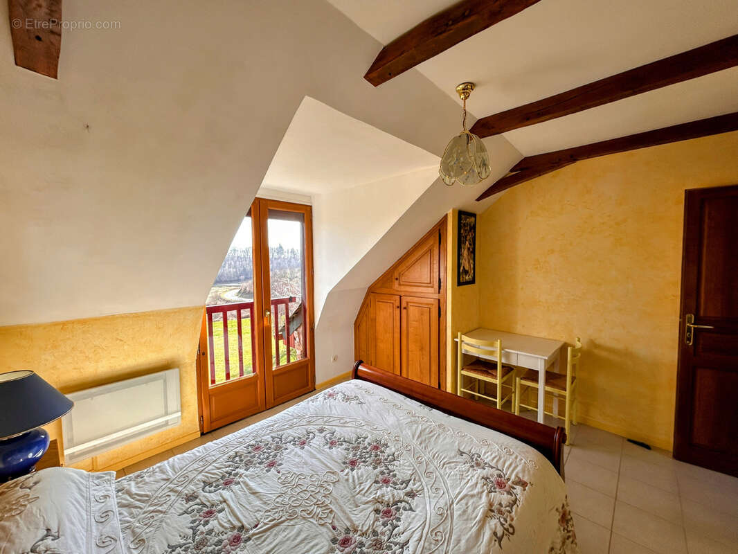 Maison à NEUVIC