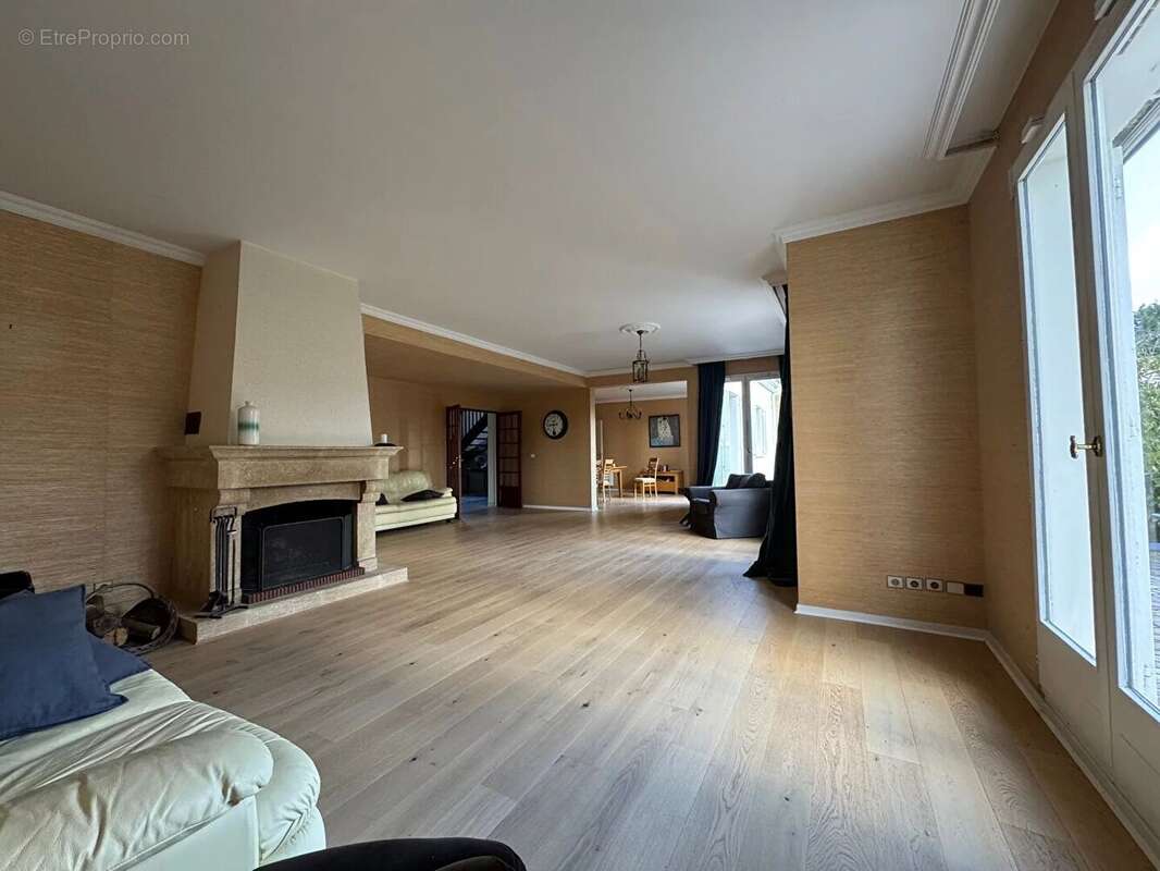 Maison à SAINT-NOM-LA-BRETECHE