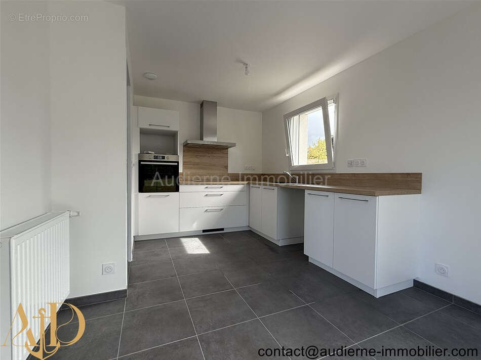 Maison à CONFORT-MEILARS