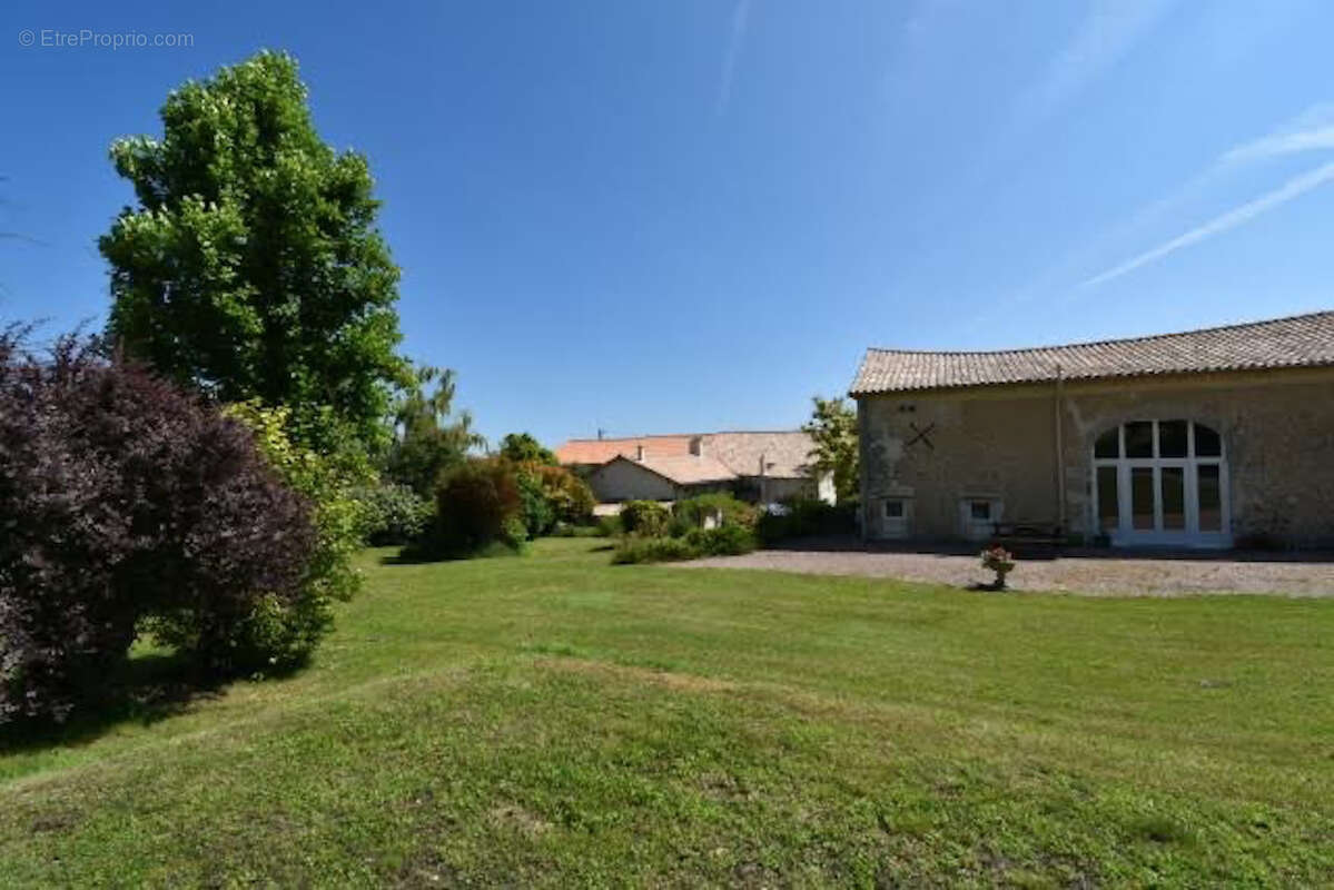 Maison à VANXAINS