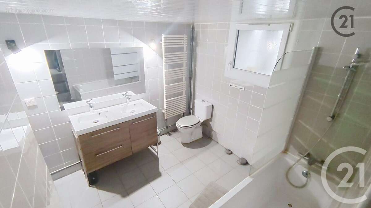 Maison à VERT-SAINT-DENIS