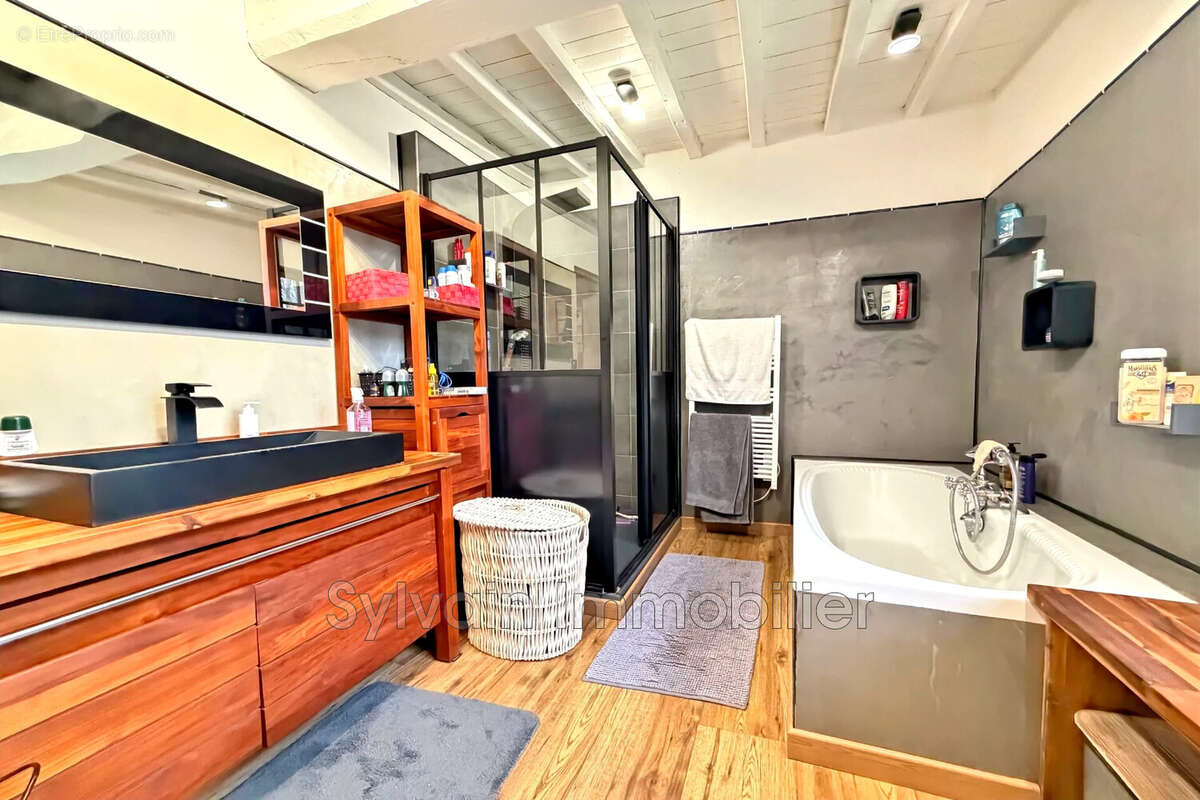 Maison à CREVECOEUR-LE-GRAND