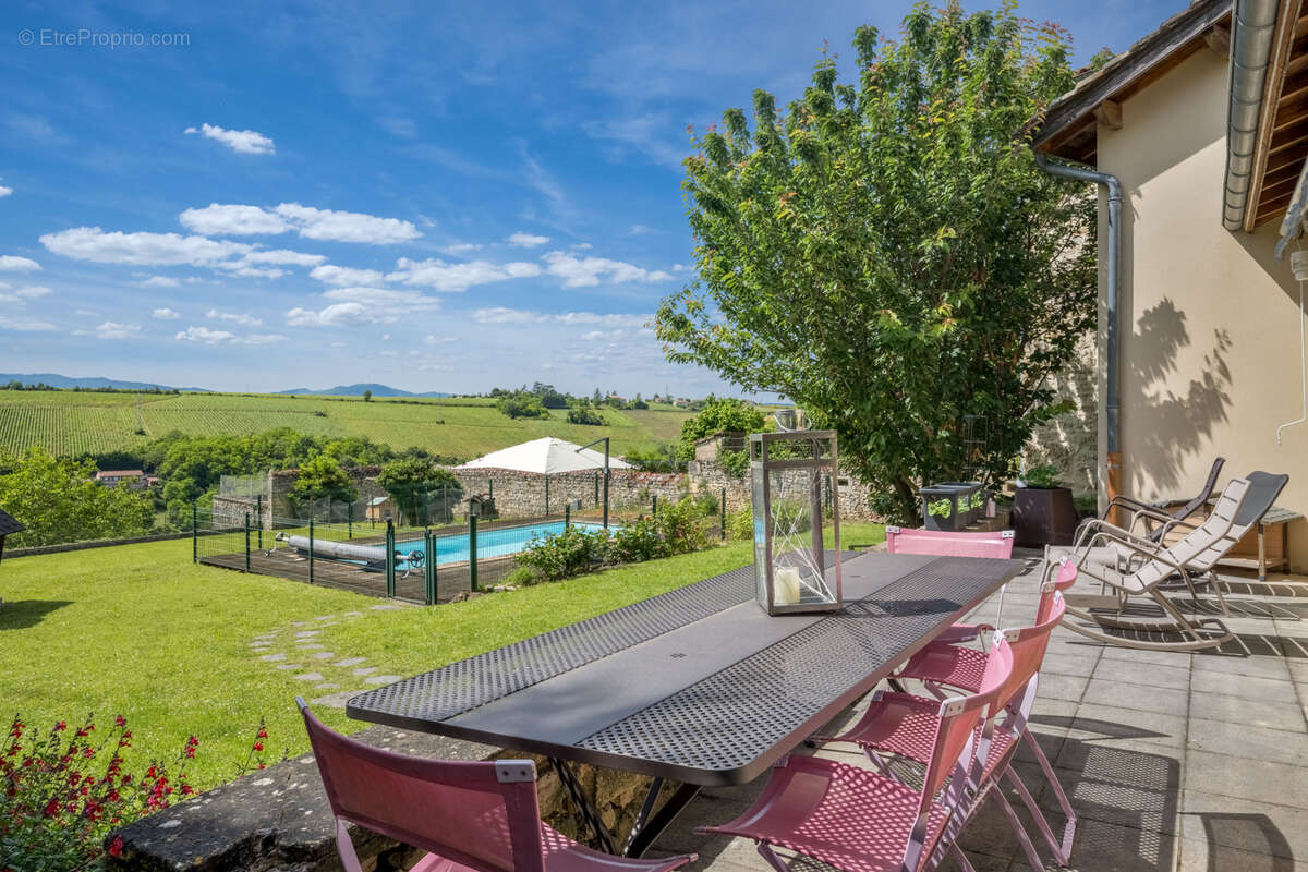 Beaujolais Pierres dorées, Propriété, 350 m2 hab., 5 chambres, terrain 1996 m2, vue magnifique - photo 16