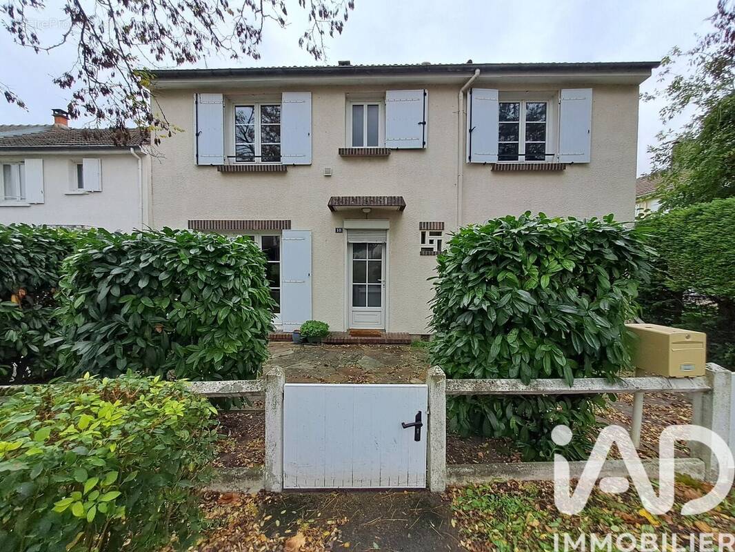 Photo 1 - Maison à COMPIEGNE