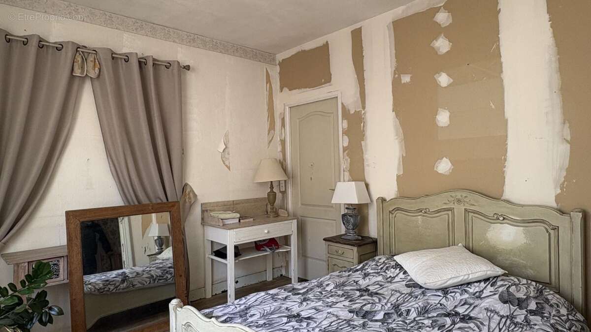 Maison à CHEF-BOUTONNE