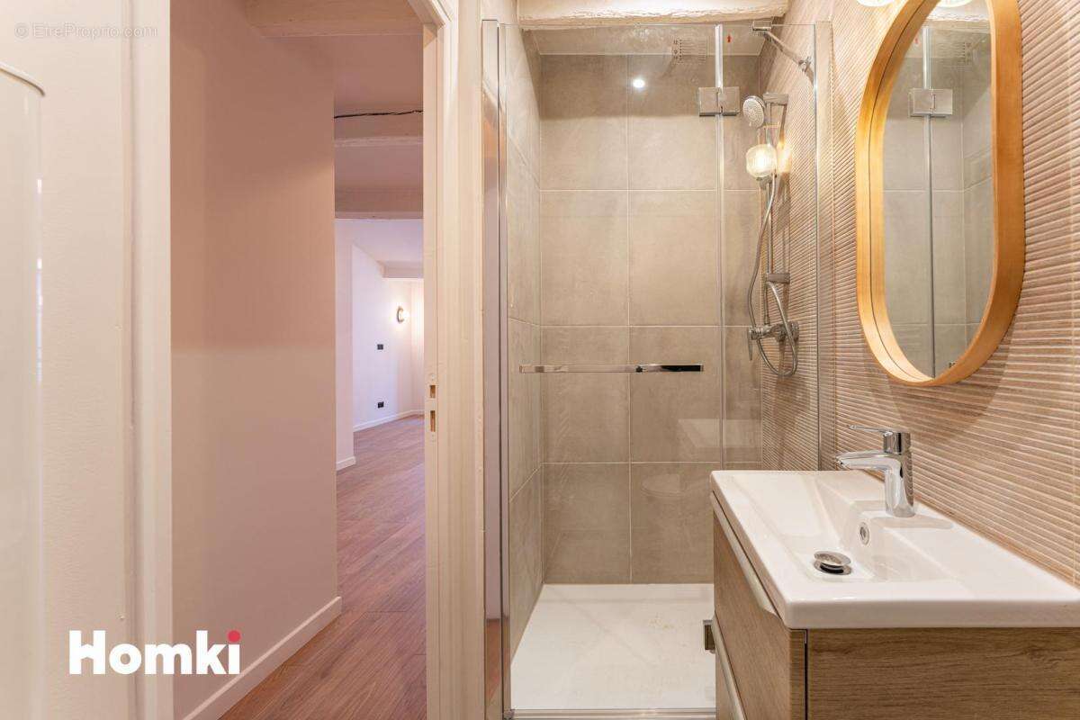 Appartement à MARSEILLE-2E