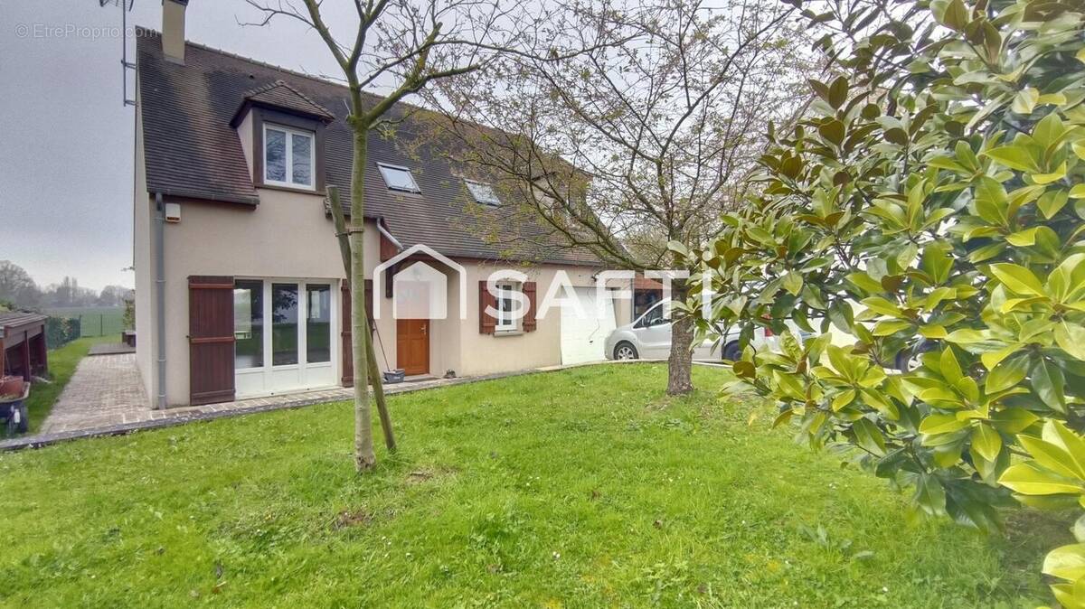 Photo 1 - Maison à SAINT-MARTIN-DES-CHAMPS