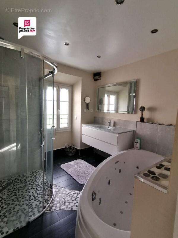 (95450) AVERNES - Maison de village 8 pièce(s) 225 m2, 5 chambres, jardin - photo 11