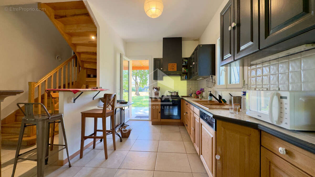 Maison Pineuilh 7 pièce(s) 165 m2 - photo 3